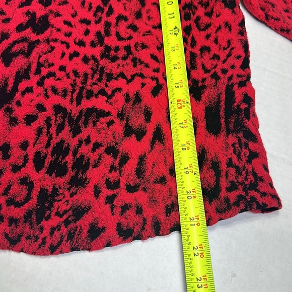 Chico’s Women’s Size 3 Pullover Sweater Animal Print Red Black Mature Holiday - Picture 7 of 7